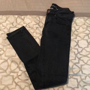 Women’s skinny jeans